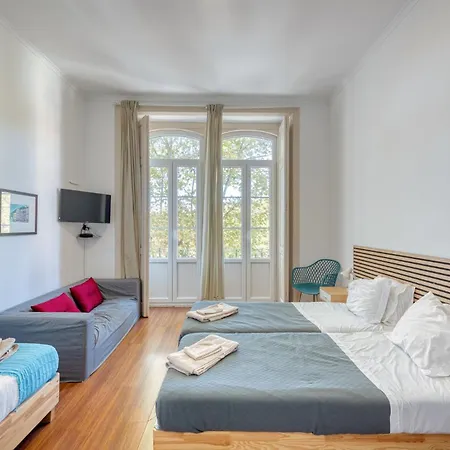 Em Com 5 Quartos E Patio - Ate 10 Lägenhet *