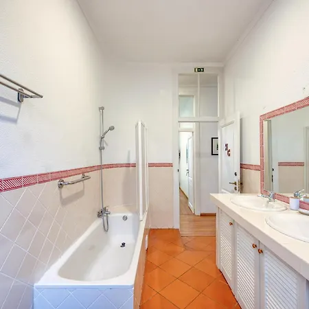 Lägenhet Em Com 5 Quartos E Patio - Ate 10