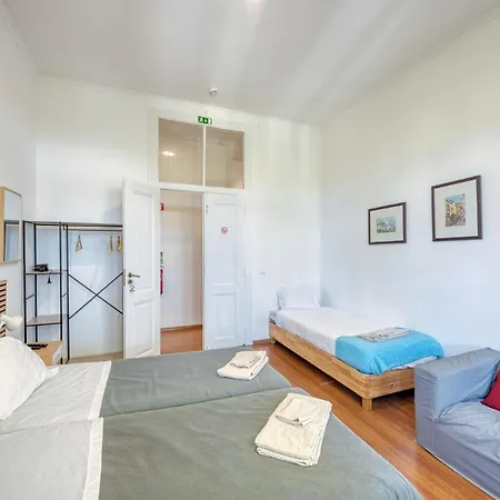 Em Com 5 Quartos E Patio - Ate 10 Lägenhet Sintra