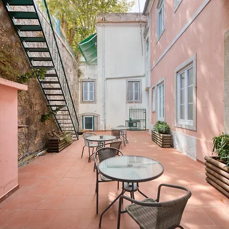 Em Com 5 Quartos E Patio - Ate 10 * Sintra